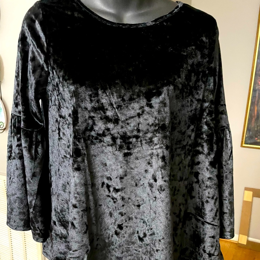 NWT Black crushed velvet look, size M with bell sleeve.